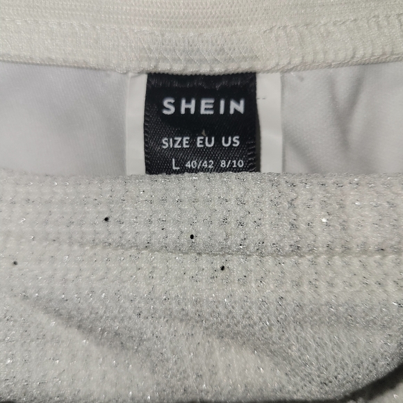 ☀️ SHEIN White Pearl Embellished Ruched Mini Skirt with Ruffle Hem - Large - Picture 4 of 5